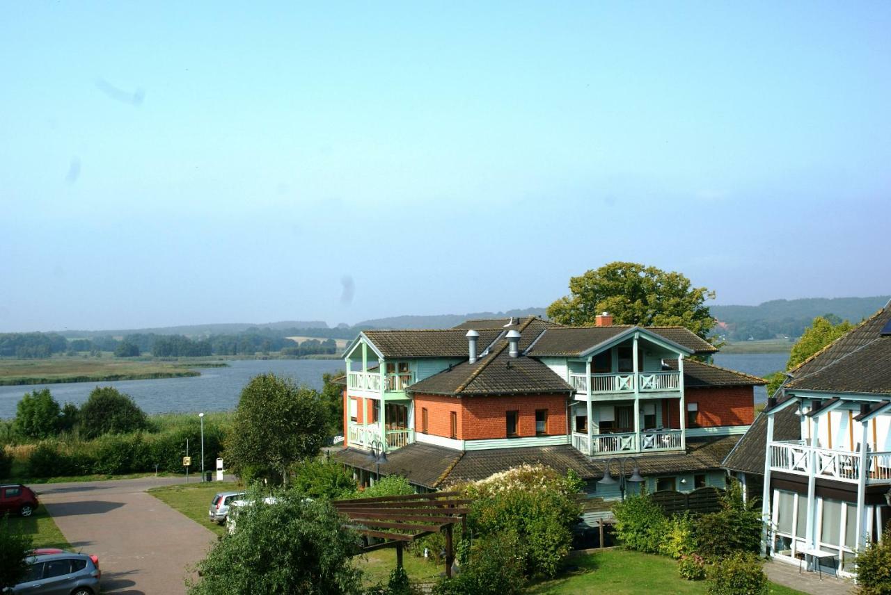 Ferienwohnung 4 Im Haus Am See Mit Wintergarten Und Terrasse Seedorf  Bagian luar foto