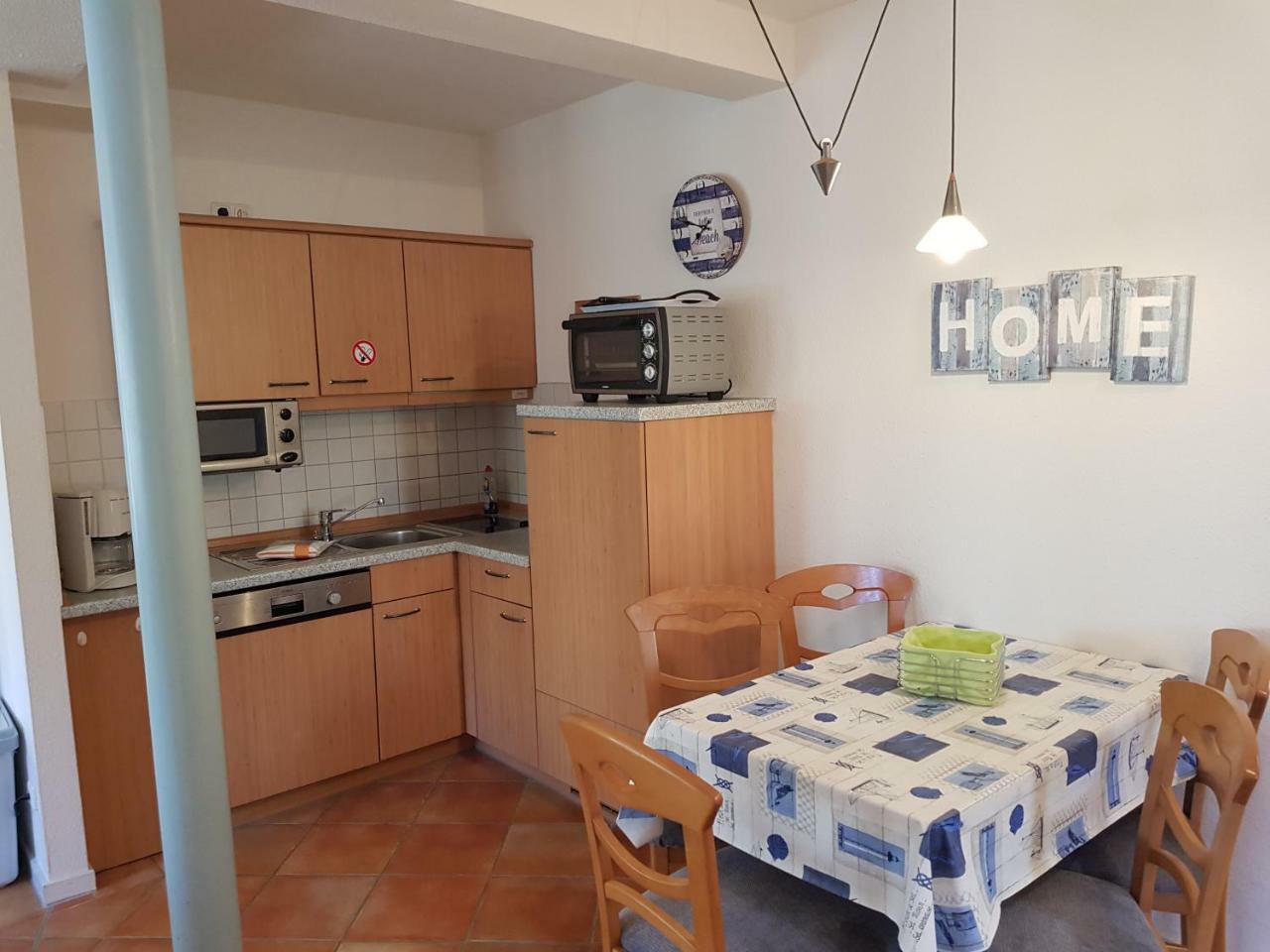 Ferienwohnung 4 Im Haus Am See Mit Wintergarten Und Terrasse Seedorf  Ruang foto
